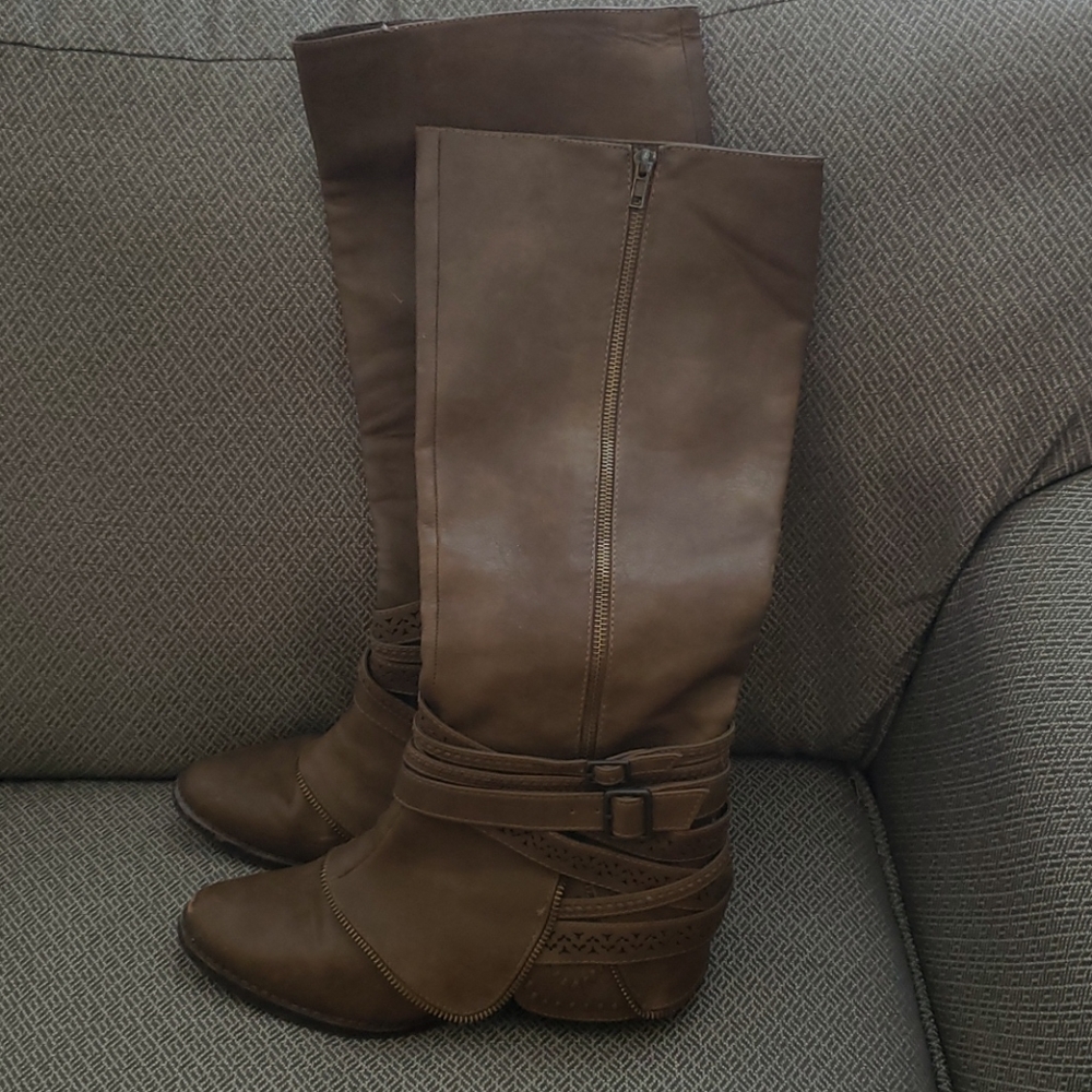 Not Rated buckle boots